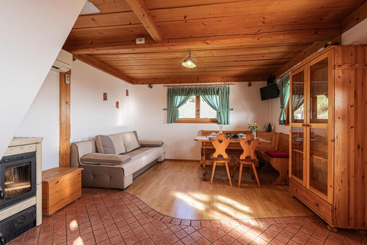 Vineyard Chalet Hansel And Gretel - Happy Rentals Otočec Esterno foto