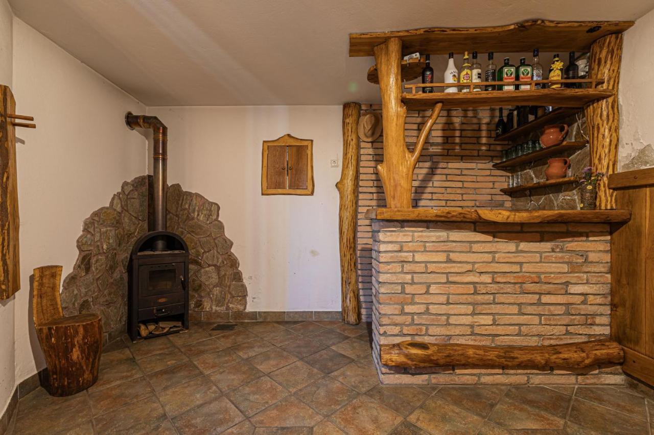 Vineyard Chalet Hansel And Gretel - Happy Rentals Otočec Esterno foto